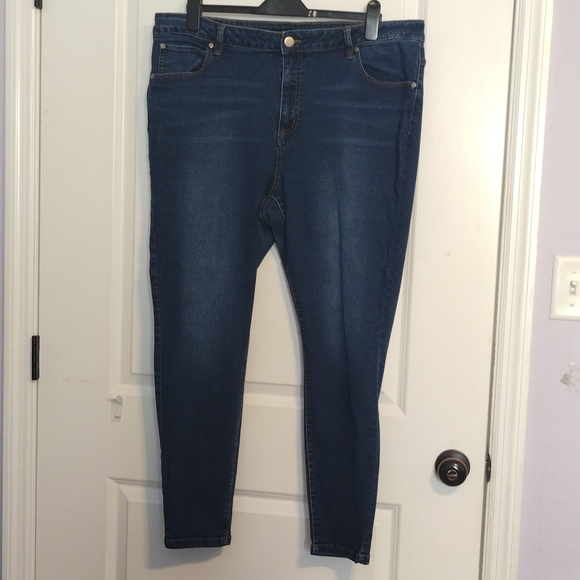 Tahari Denim - Tahari mid rise jeans